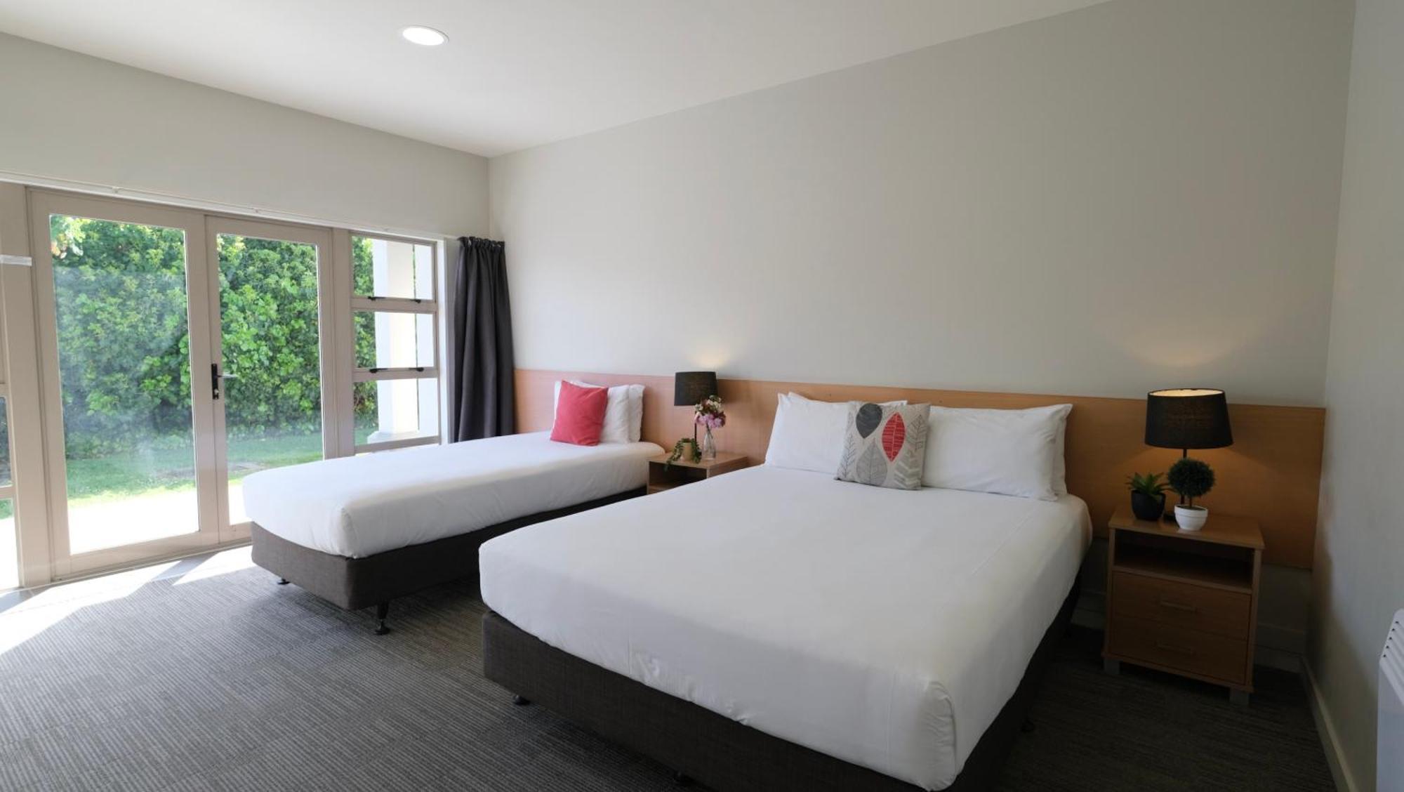 The Garden Hotel Christchurch Exterior photo